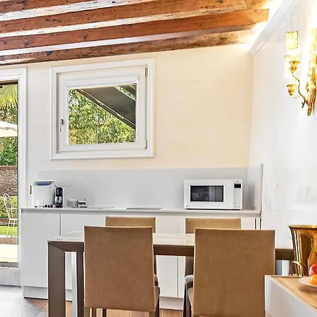 Ca' Leonardo Venetian With Garden Apartment Venice