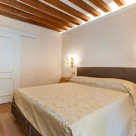 Ca' Leonardo Venetian With Garden Apartment Venice