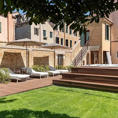 Ca' Leonardo Venetian With Garden Apartment Venice