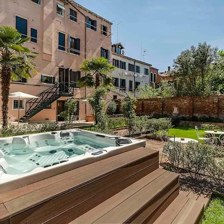 Ca' Leonardo Venetian With Garden *